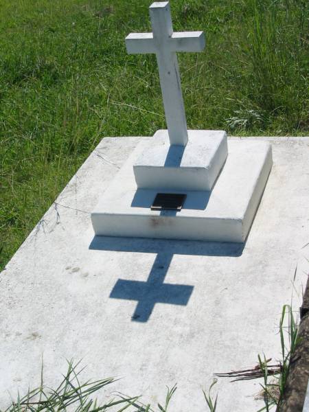 baby Peter KEAVENY,  | stillborn 12 April 1993;  | St John's Catholic Church, Kerry, Beaudesert Shire  | 