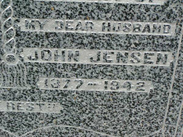 Mary JENSEN,  | wife,  | 1881 - 1975;  | John JENSEN,  | husband,  | 1877 - 1942;  | Killarney cemetery, Warwick Shire  | 