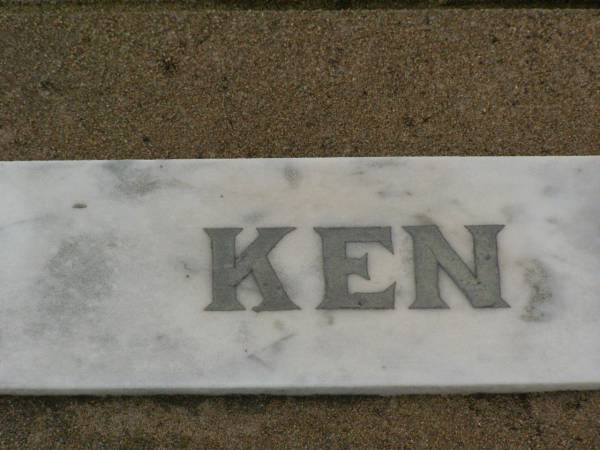 William Kenneth MORRIS,  | died 10 Aug 1980 aged 70 years;  | Killarney cemetery, Warwick Shire  | 