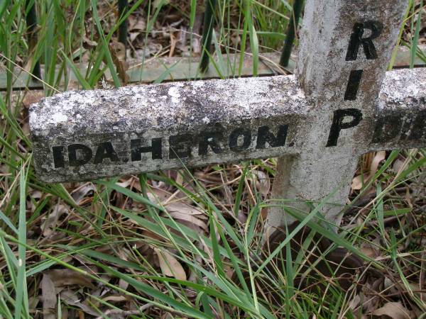 Ida HERON,  | died 17 May 1941;  | Kingston Pioneer Cemetery, Logan City  | 