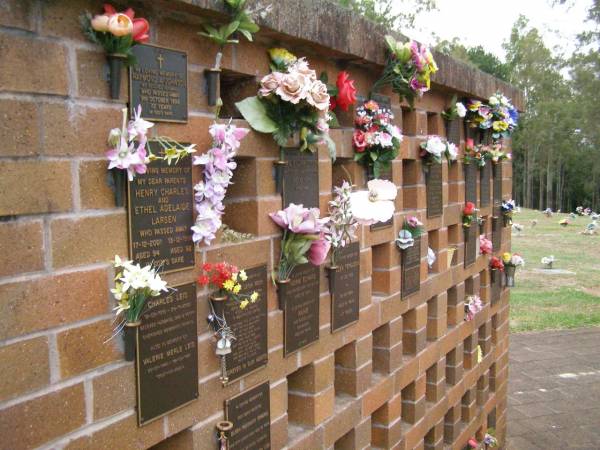 Lawnton cemetery, Pine Rivers Shire  | 