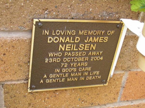Donald James NEILSEN,  | died 23 Oct 2004 aged 72 years;  | Lawnton cemetery, Pine Rivers Shire  | 