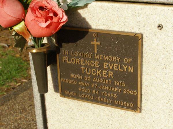 Florence Evelyn TUCKER,  | born 30 Aug 1915,  | died 27 Jan 2000 aged 84 years;  | Lawnton cemetery, Pine Rivers Shire  | 