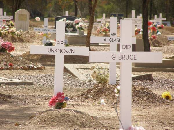 G Bruce  |   | Cemetery, Lightning Ridge, New South Wales  | 