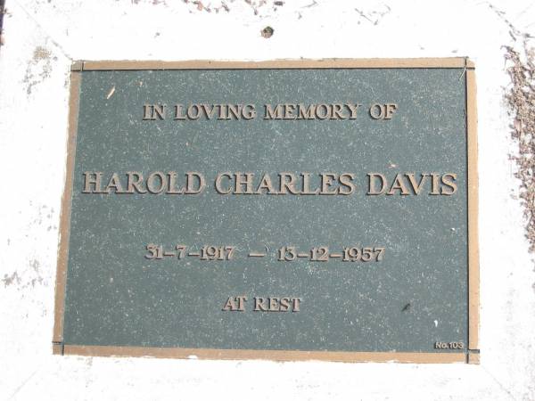 Harold Charles DAVIS 31-7-1917 - 13-12-1957;  | Logan Village Cemetery, Beaudesert  | 