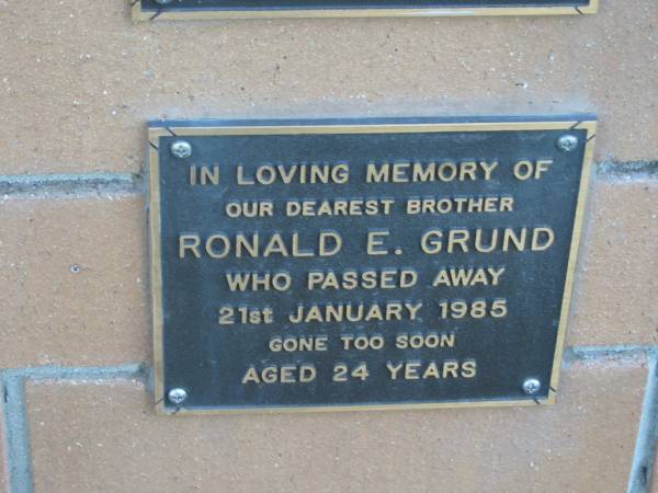 brother Ronald E. GRUND died 21 Jan 1985 aged 24 years;  | Logan Village Cemetery, Beaudesert  | 