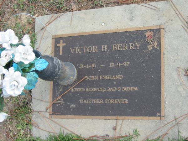 Victor H. BERRY, 31-1-16 - 12-9-97, born England, husband dad bumpa;  | Logan Village Cemetery, Beaudesert Shire  | 