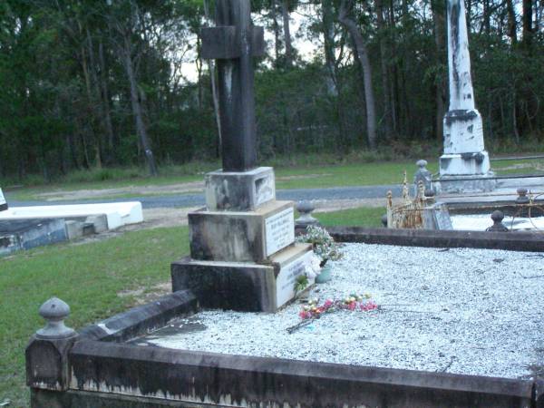 Mary HOLLINDALE,  | died 12 May 1917 aged 61 years;  | John HOLLINDALE,  | died 27 aug 1926 aged 75 years;  | Rex BIGNELL,  | grandson,  | died 28 Aug 1928 aged 4 years;  | Lower Coomera cemetery, Gold Coast  | 