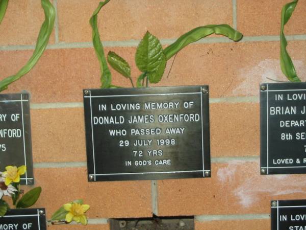 Donald James OXENFORD,  | died 29 July 1998 aged 72 years;  | Lower Coomera cemetery, Gold Coast  | 