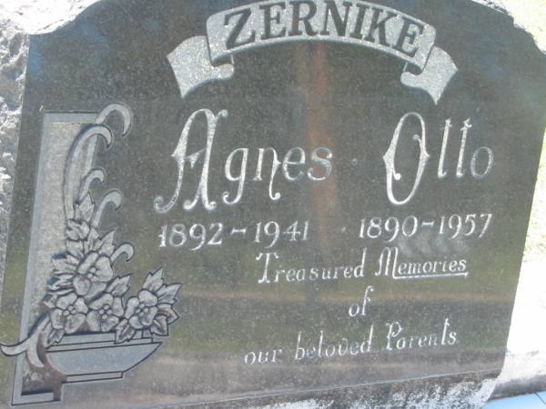 Agnes ZERNIKE  | b: 1892, d: 1941  | Otto ZERNIKE  | b: 1890, d: 1957  | Lowood General Cemetery  |   | 