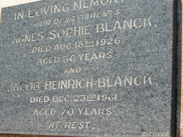 Agnes Sophie BLANCK  | d: 18 Aug 1926, aged 36  | Jacob Heinrich BLANCK  | 23 Dec 1961, aged 70  | Lowood General Cemetery  |   | 