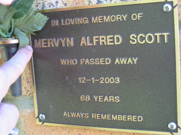 Mervyn Alfred SCOTT  | 12 Jan 2003, aged 68  | Lowood General Cemetery  |   | 