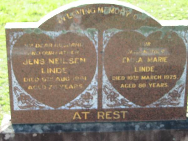 Jens Neilsen LINDE  | 9 Aug 1961, aged 76  | Emma Marie LINDE  | 10 Mar 1975, aged 80  | Lowood General Cemetery  |   | 