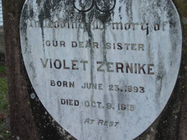 Violet ZERNIKE, born 23 June 1893 died 9 Oct 1915, sister;  | Lowood Trinity Lutheran Cemetery (Bethel Section), Esk Shire  | 