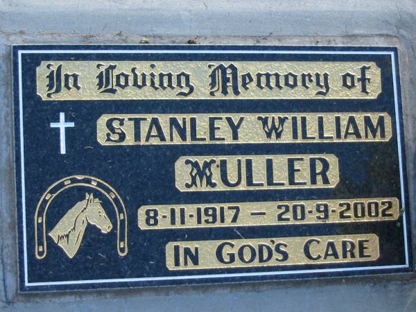 Stanely William MULLER, 8-11-1917 - 20-9-2002;  | Lowood Trinity Lutheran Cemetery (Bethel Section), Esk Shire  | 