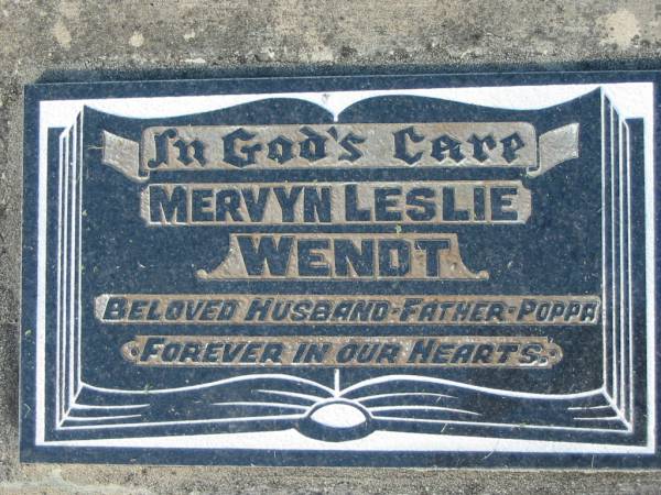 Mervyn Leslie WENDT, husband father poppa;  | Lowood Trinity Lutheran Cemetery (Bethel Section), Esk Shire  | 