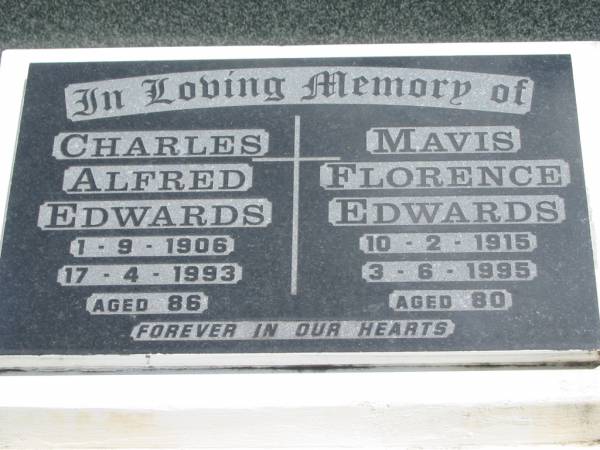 Charled Alfred EDWARDS,  | 1-9-1906 - 17-4-1993 aged 86;  | Mavis Florence EDWARDS,  | 10-2-1915 - 3-6-1995 aged 80;  | Maclean cemetery, Beaudesert Shire  | 