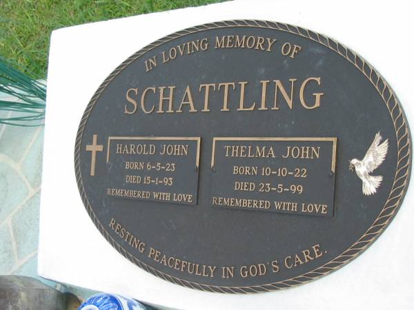 SCHATTLING, Harold John,  | born 6-5-23 died 15-1-93;  | SCHATTLING, Thelma John,  | born 10-10-22 died 23-5-99;  | Maclean cemetery, Beaudesert Shire  | 