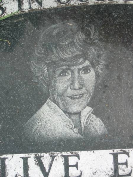 Olive Eva LEWIS,  | born London 11-1-1920,  | died Brisbane 23-12-1999,  | mum na;  | Maclean cemetery, Beaudesert Shire  | 