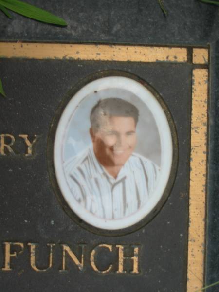 Malcolm Neale FUNCH,  | 4-6-73 - 11-2-95;  | Maclean cemetery, Beaudesert Shire  | 