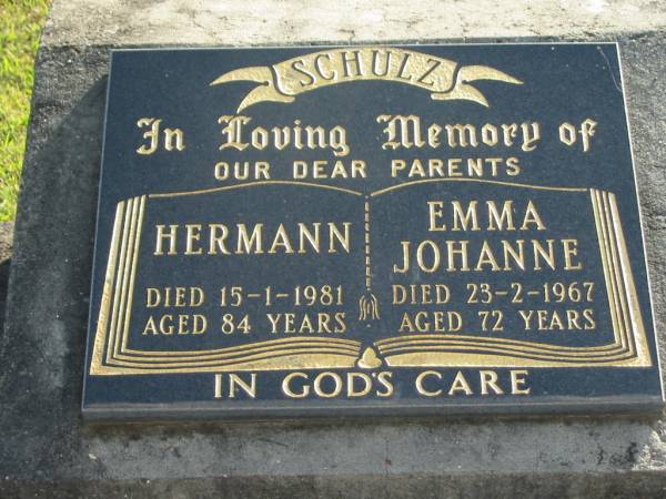 SCHULZ, parents;  | Hermann, died 15-1-1981 aged 84 years;  | Emma Johanne, died 23-2-1967 aged 72 years;  | Marburg Lutheran Cemetery, Ipswich  | 