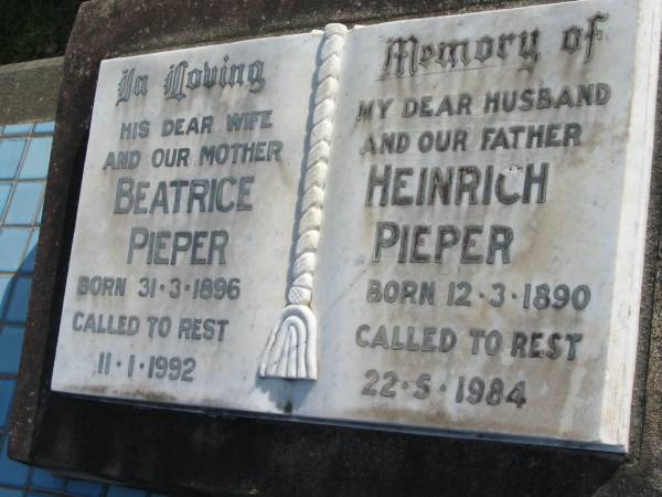 Beatrice PIEPER, wife mother,  | born 31-3-1896 died 11-1-1992;  | Heinrich PIEPER, husband father,  | born 12-3-1890 died 22-5-1984;  | Marburg Lutheran Cemetery, Ipswich  | 