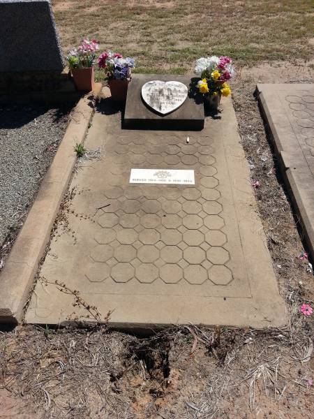 Neville T WRIGHT  | d: 15-Jun-1965, aged 66  |   | Meandarra cemetery  | Copyright Dr Matt Barton  | 