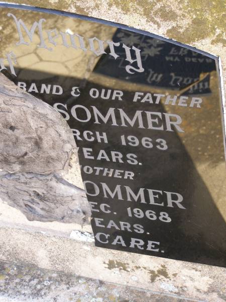 Franz A. SOMMER,  | husband father,  | died 20 Mar 1963 aged 89 years;  | Berth SOMMER,  | mother,  | died 25 Dec 1968 aged 96 years;  | Meringandan cemetery, Rosalie Shire  | 