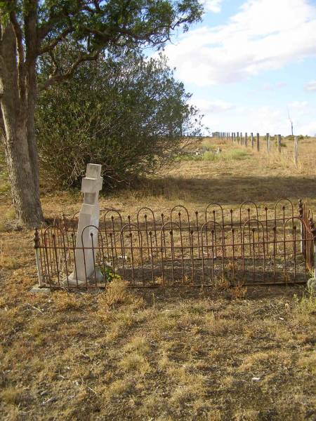 Meringandan cemetery, Rosalie Shire  |   | 