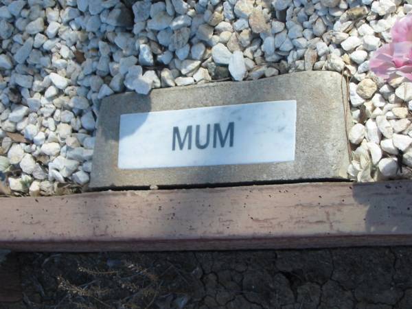 Joyce Isabel ROSE,  | mum,  | born 1 Feb 1923,  | died 25 June 2000;  | Meringandan cemetery, Rosalie Shire  | 