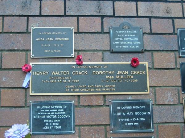 Henry Walter CRACK,  | 3-3-1916 - 16-3-1992;  | Dorothy Jean CRACK (nee MULLER),  | 2-12-1921 - 7-2-2005;  | missed by children & families;  | Mooloolah cemetery, City of Caloundra  |   | 