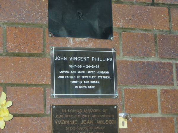 John Vincent PHILLIPS,  | 16-7-36 - 24-3-92,  | husband and father of Beverley, Stephen, Timothy  | & Susan;  | Mooloolah cemetery, City of Caloundra  |   | 