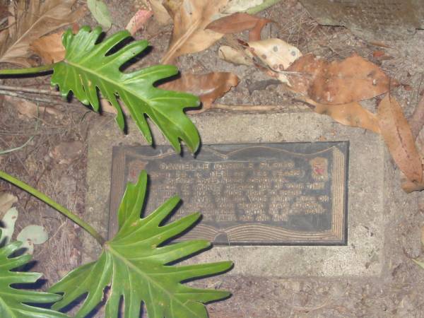 Danielle Carole FLOOD,  | mummy to Lysinda & Jesse,  | 23-1-74 - 11-8-96 aged 22 years,  | missed by Lysinda, Jesse, Jamie, dad & mum;  | Mooloolah cemetery, City of Caloundra  |   | 