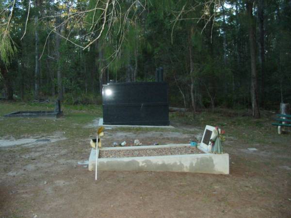 Mooloolah cemetery, City of Caloundra  |   | 