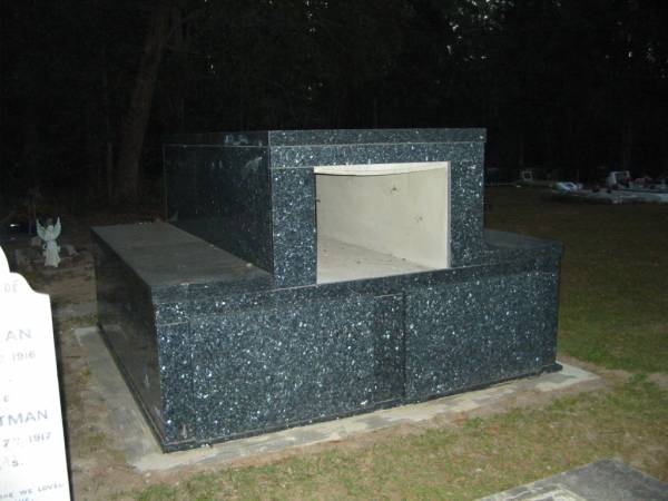 Mooloolah cemetery, City of Caloundra  |   | 