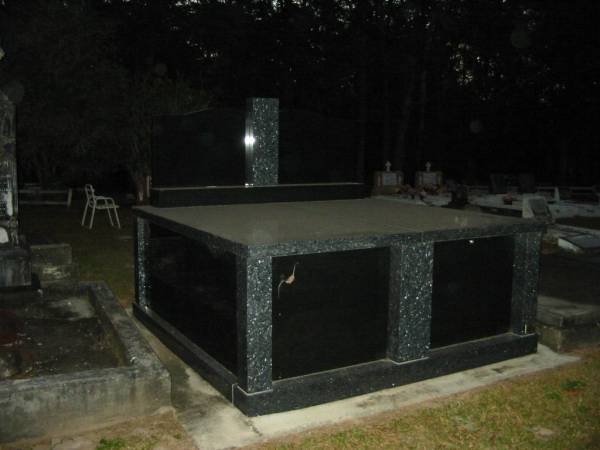 Mooloolah cemetery, City of Caloundra  |   | 