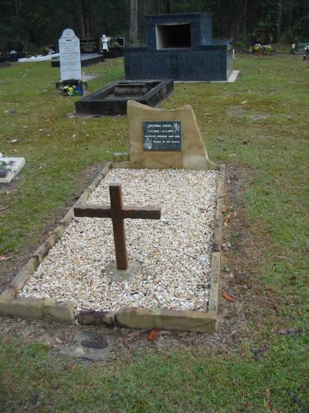 Jacoba GEYL,  | 3-11-1910 - 15-2-1997,  | moeder oma;  | Bjorn,  | Feb 1939 - Nov 1984;  | Mooloolah cemetery, City of Caloundra  |   | 