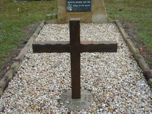 Jacoba GEYL,  | 3-11-1910 - 15-2-1997,  | moeder oma;  | Bjorn,  | Feb 1939 - Nov 1984;  | Mooloolah cemetery, City of Caloundra  |   | 