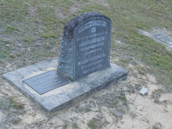 Jane JANKINSON,  | mother,  | died 9 April 1947 aged 62 years;  | George HANKINSON,  | father,  | died 8 March 1949 aged 70 years;  | Thelma Jane CRAIG,  | 7-4-1913 - 19-7-1989;  | Mooloolah cemetery, City of Caloundra  |   | 