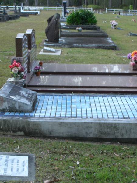 Mooloolah cemetery, City of Caloundra  |   | 