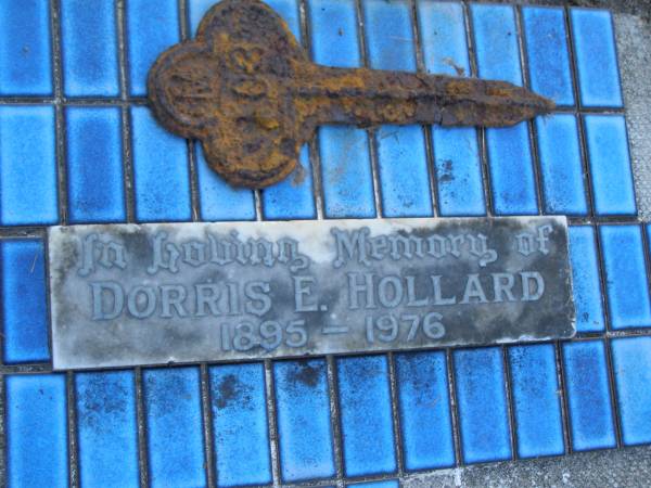 Dorris E. HOLLARD,  | 1895 - 1976;  | Mooloolah cemetery, City of Caloundra  |   | 