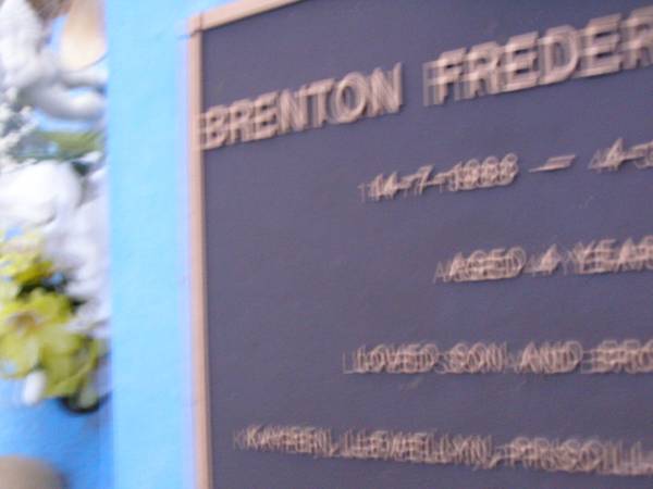 Brenton Frederick JONES  | 14-7-1988 - 4-3-1993 aged 4 years,  | son & brother of Karen, Llewellyn, Priscilla,  | Justin & Brandon;  | Mooloolah cemetery, City of Caloundra  | [REDO]  |   | 