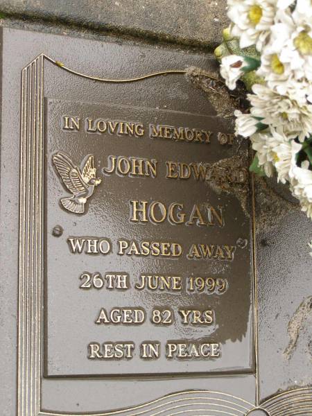 John Edward HOGAN,  | died 26 June 1999 aged 82 years;  | Mooloolah cemetery, City of Caloundra  | 