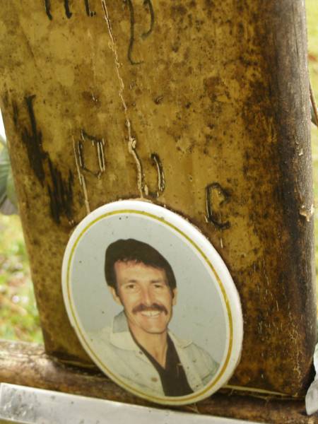 Dennis LAWSEN,  | 23-12-52 - 10-10-98,  | husband of Pamela (reunited),  | father of Fiona,  | brother of Fran, Terri, Rhonda, Jill,  | Tony, Mark & Paul;  | Mooloolah cemetery, City of Caloundra  | 