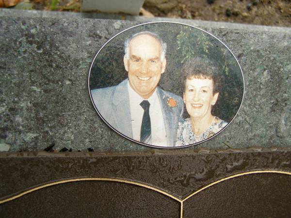Keven Ronald SMITH,  | 21-10-1934 - 7-4-2002,  | husband father grandfather;  | Mooloolah cemetery, City of Caloundra  | 