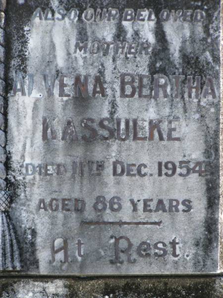 Ernest F.W. KASSULKE,  | husband father,  | died 28 Sept 1928 aged 61 years;  | Alvena Bertha KASSULKE,  | mother,  | died 11 Dec 1954 aged 86 years;  | Moore-Linville general cemetery, Esk Shire  | 