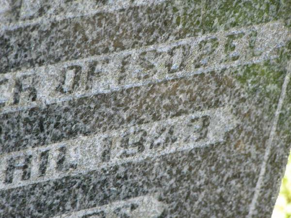 Mona I. DAVIS,  | mother of Isobel,  | died 18 April 1943 aged 20 years;  | Moore-Linville general cemetery, Esk Shire  | 