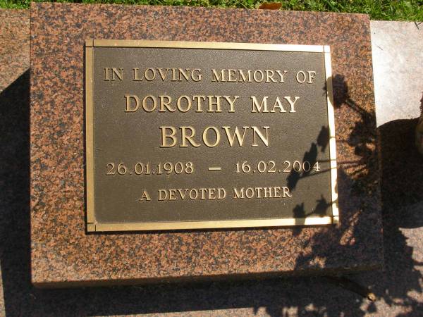 Dorothy May BROWN,  | mother,  | 26-01-1908 - 16-02-2004;  | Moore-Linville general cemetery, Esk Shire  | 