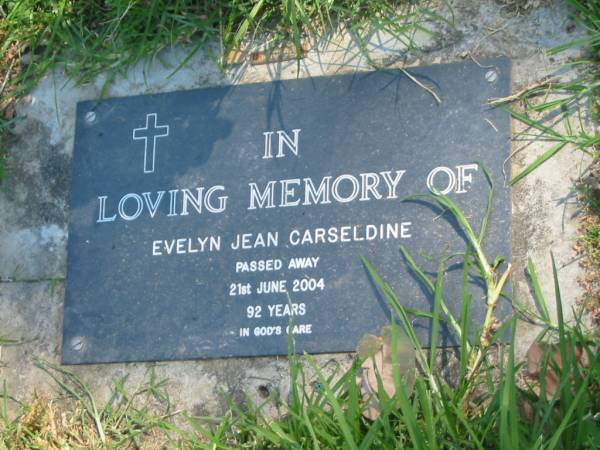 Evelyn Jean CARSELDINE,  | died 21 June 2004 aged 92 years;  | Moore-Linville general cemetery, Esk Shire  | 