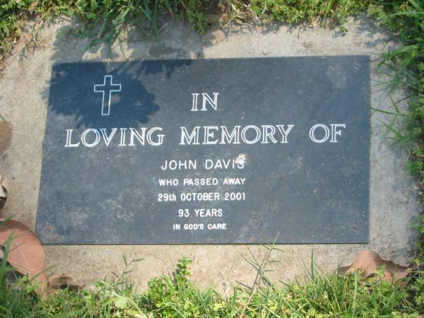 John DAVIS,  | died 29 Oct 2001 aged 93 years;  | Moore-Linville general cemetery, Esk Shire  | 